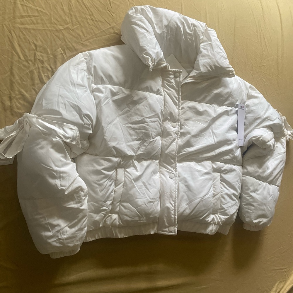 Cropped Creme Puffer Jacket